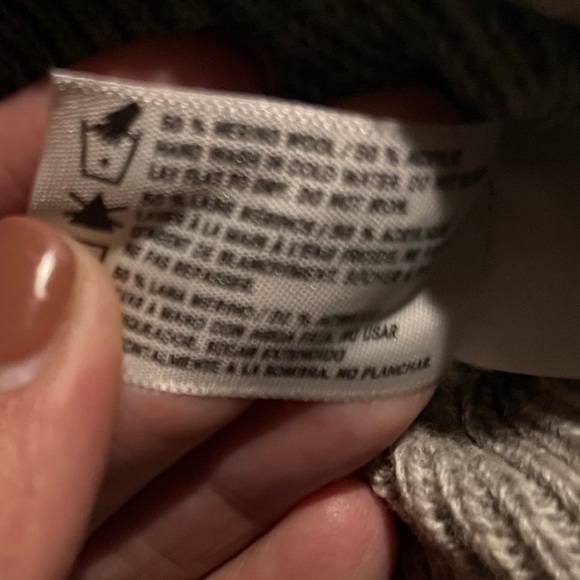 2 Pack BULA MERINO Beanies With Tags•One Size•Black and Grey - Picture 5 of 5